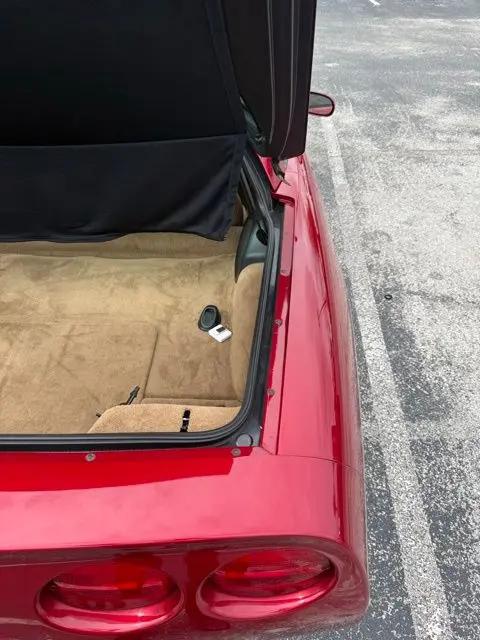 2004 Chevrolet Corvette Base
