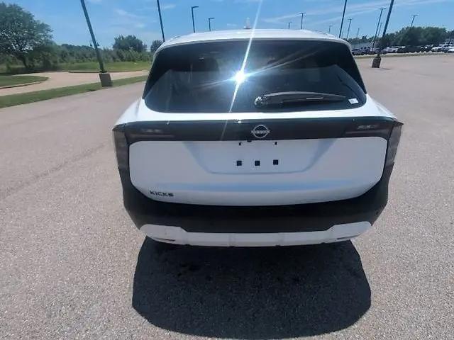 2025 Nissan Kicks SV FWD