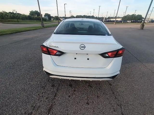 2025 Nissan Altima SV FWD