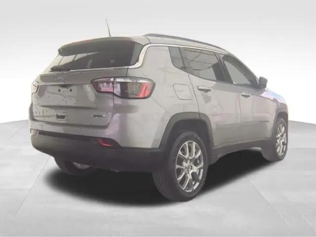 2022 Jeep Compass Latitude Lux 4x4