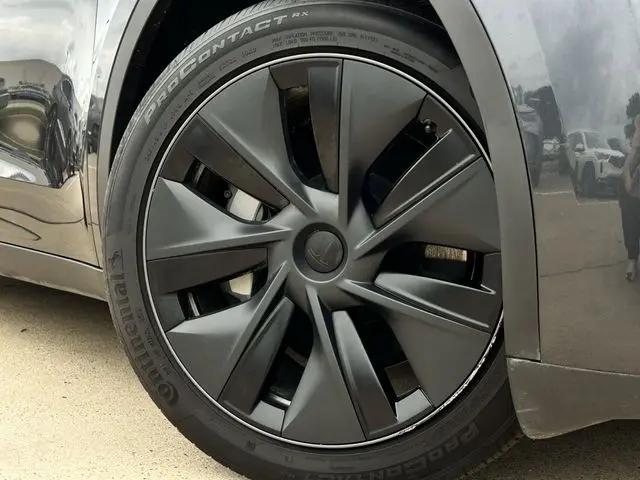 2024 Tesla Model Y Long Range Dual Motor All-Wheel Drive