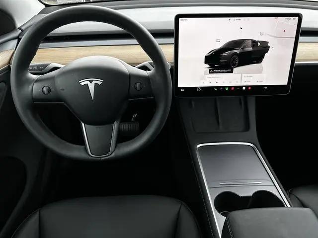 2025 Tesla Model Y Long Range Dual Motor All-Wheel Drive