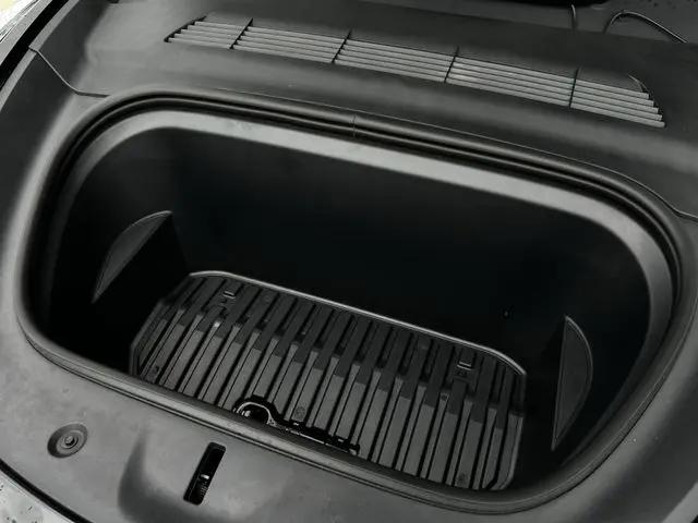 2025 Tesla Model Y Long Range Dual Motor All-Wheel Drive