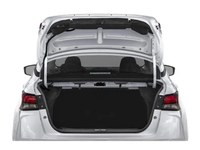 2024 Nissan Versa 1.6 SR