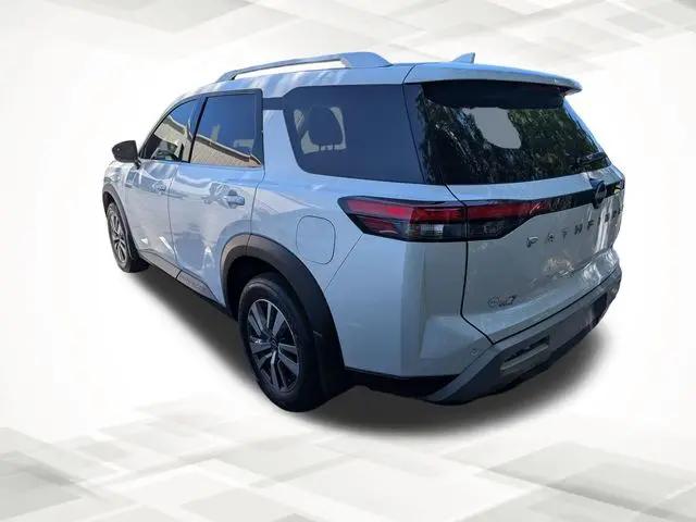 2025 Nissan Pathfinder SL FWD