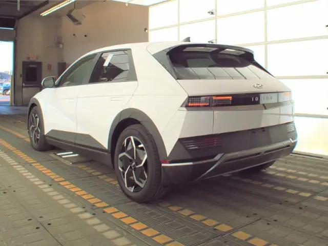 2024 Hyundai IONIQ 5 SE
