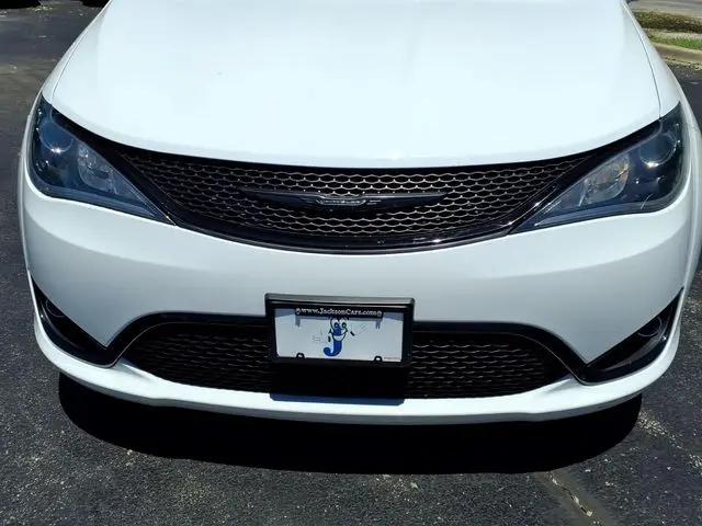 2020 Chrysler Pacifica Touring L Plus