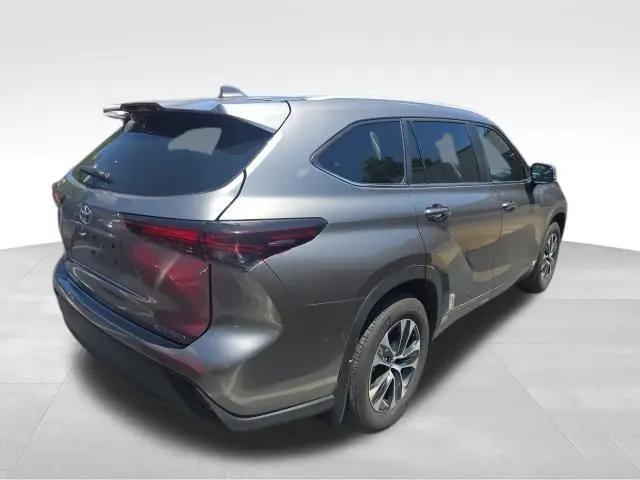 2025 Toyota Highlander XLE