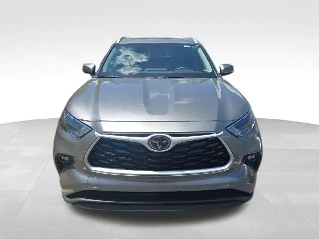 2025 Toyota Highlander XLE