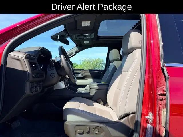 2023 Chevrolet Suburban 4WD LT