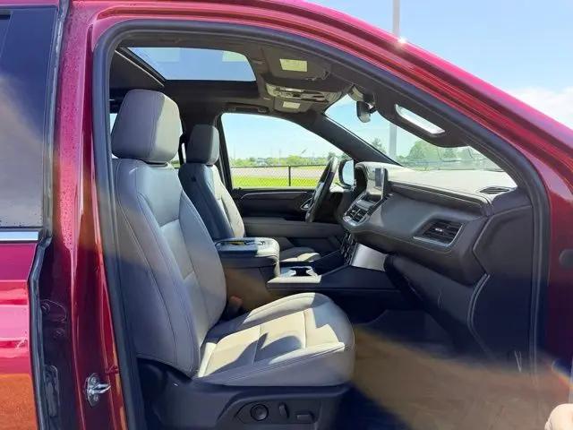 2023 Chevrolet Suburban 4WD LT