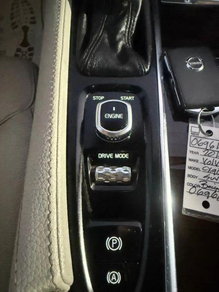 2016 Volvo XC90 T6 Momentum