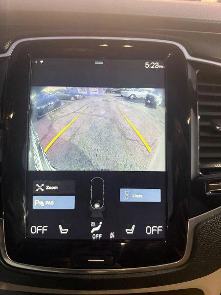 2016 Volvo XC90 T6 Momentum