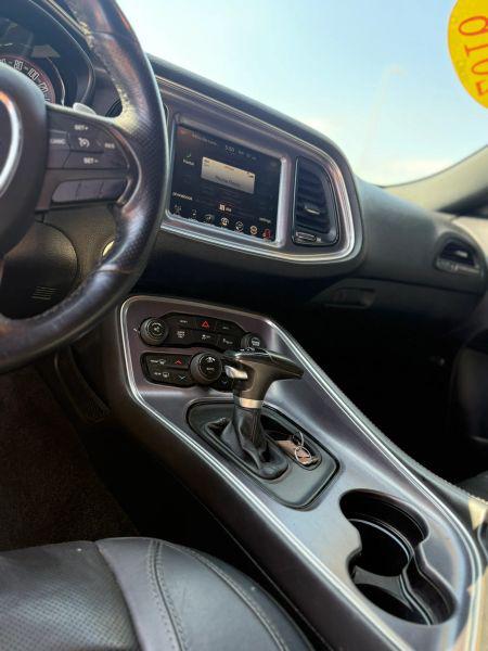 2016 Dodge Challenger SXT Plus
