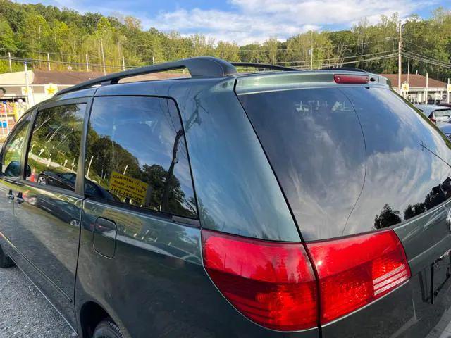 2004 Toyota Sienna XLE Limited