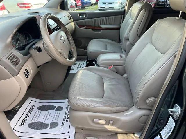 2004 Toyota Sienna XLE Limited