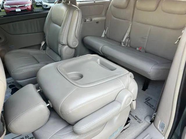 2004 Toyota Sienna XLE Limited