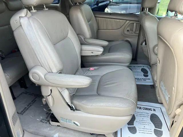 2004 Toyota Sienna XLE Limited
