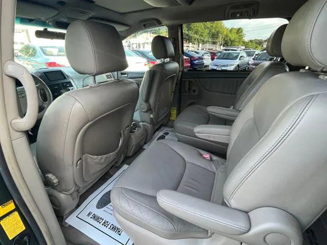 2004 Toyota Sienna XLE Limited