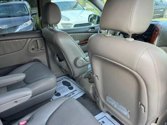 2004 Toyota Sienna XLE Limited