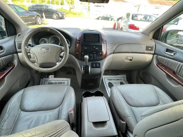 2004 Toyota Sienna XLE Limited