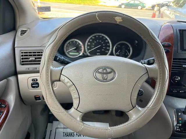 2004 Toyota Sienna XLE Limited