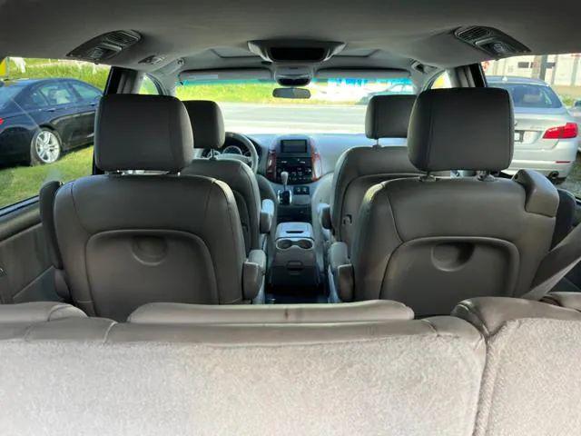 2004 Toyota Sienna XLE Limited