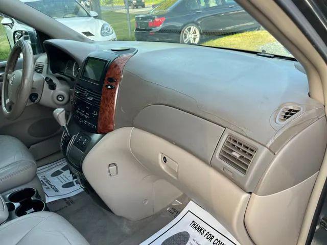 2004 Toyota Sienna XLE Limited