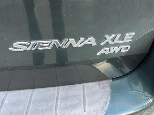 2004 Toyota Sienna XLE Limited