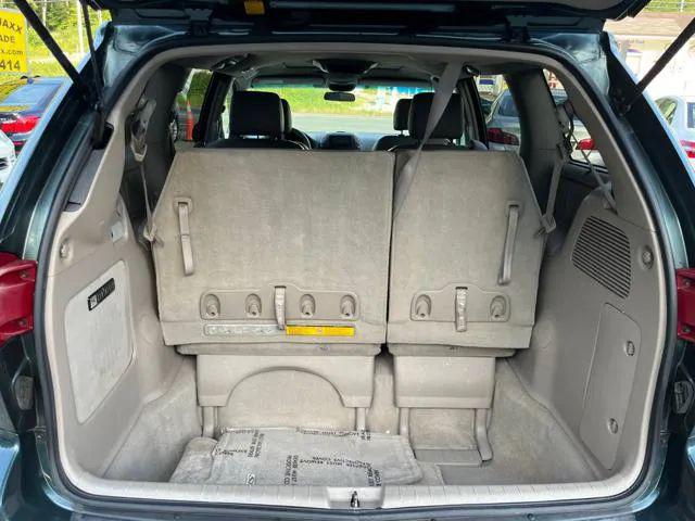 2004 Toyota Sienna XLE Limited