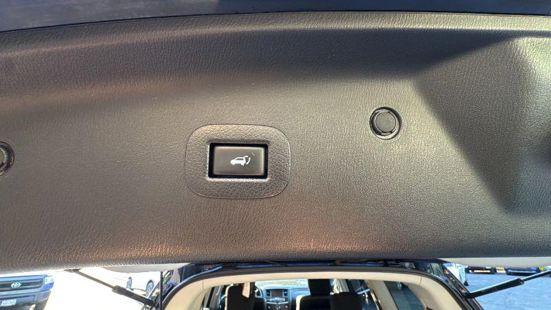 2016 INFINITI QX80 Base