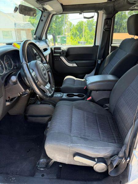 2012 Jeep Wrangler Unlimited Sahara