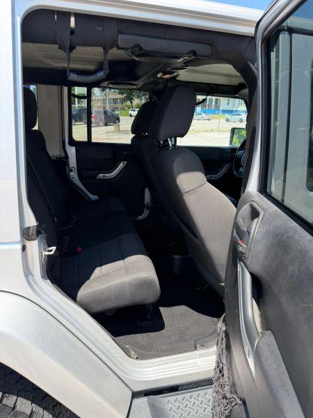 2012 Jeep Wrangler Unlimited Sahara
