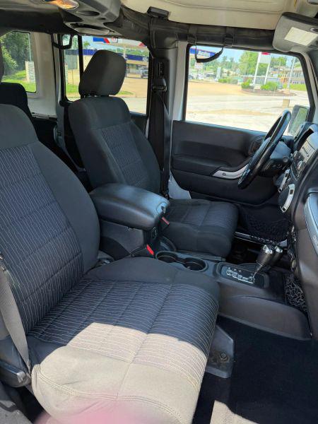 2012 Jeep Wrangler Unlimited Sahara
