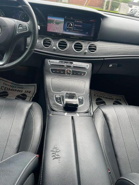 2018 Mercedes-Benz E-CLASS E 300 E 300