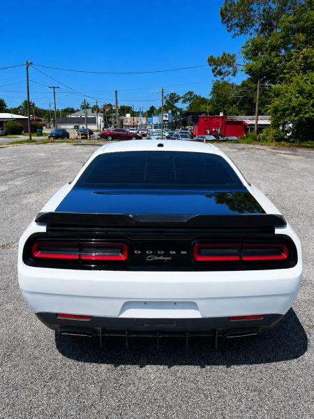2017 Dodge Challenger SXT
