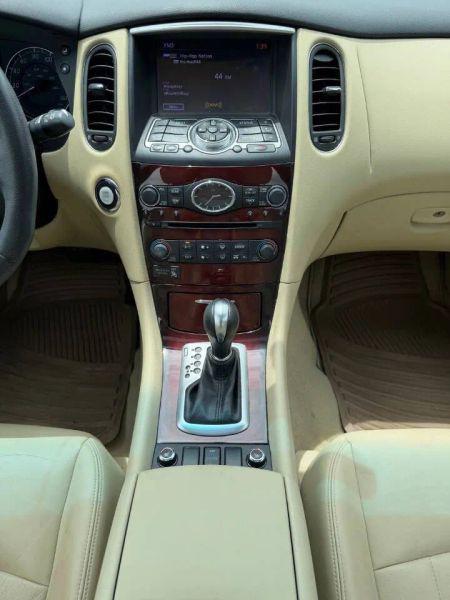 2016 INFINITI QX50 Base