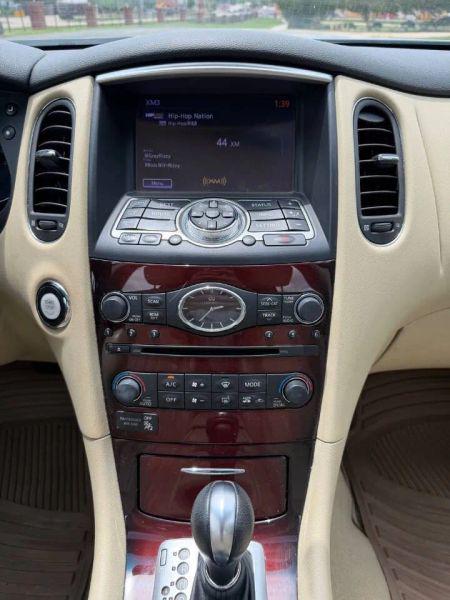 2016 INFINITI QX50 Base