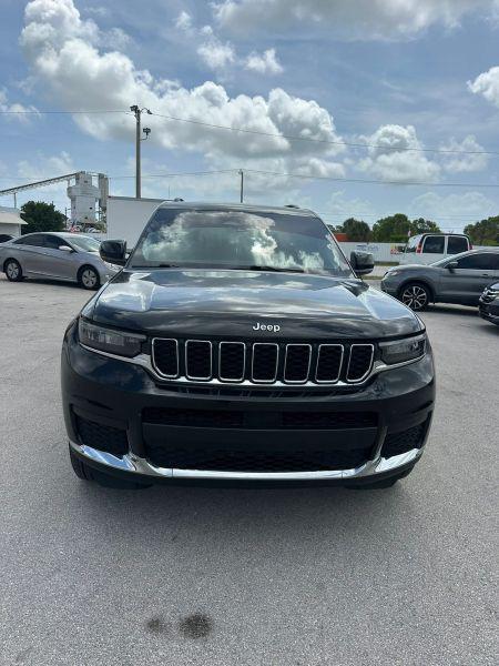 2021 Jeep Grand Cherokee Laredo 4x2