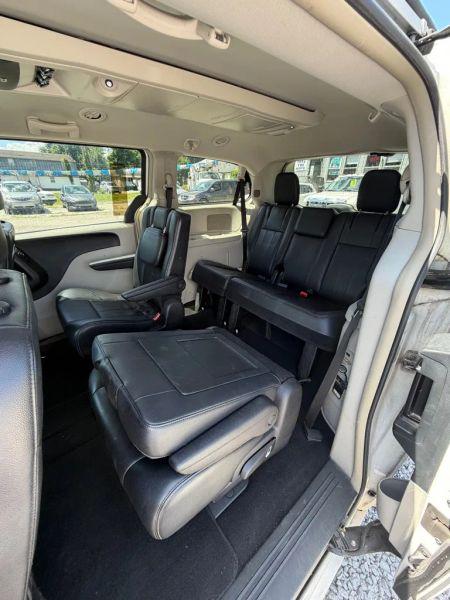 2013 Chrysler Town & Country Touring
