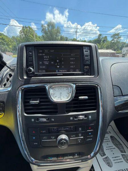 2013 Chrysler Town & Country Touring