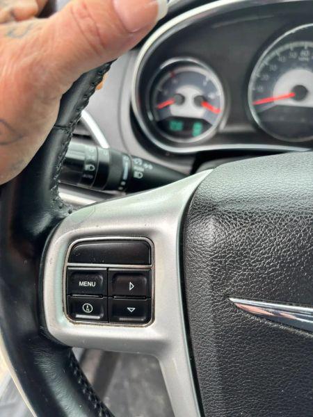 2013 Chrysler 200 Touring