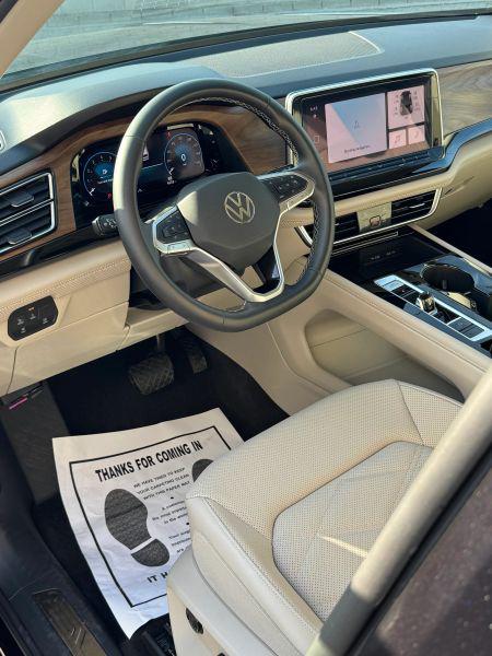 2026 Volkswagen Atlas SE with Technology