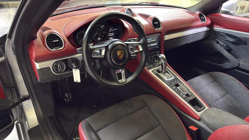 2022 Porsche 718 Spyder Base