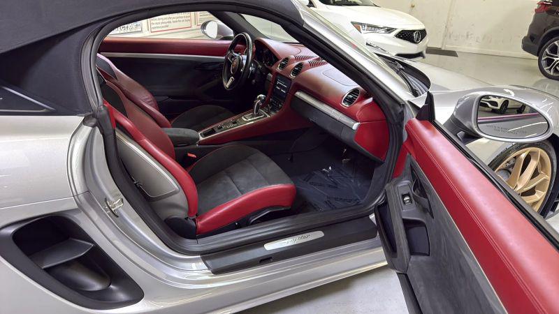 2022 Porsche 718 Spyder Base