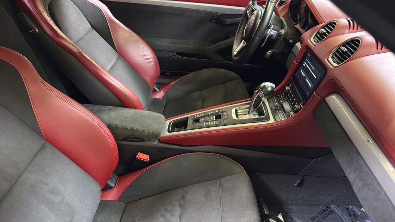 2022 Porsche 718 Spyder Base