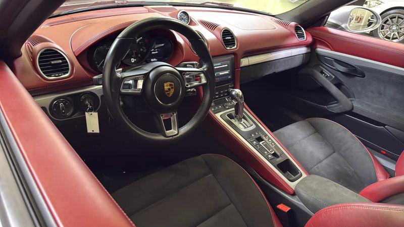 2022 Porsche 718 Spyder Base