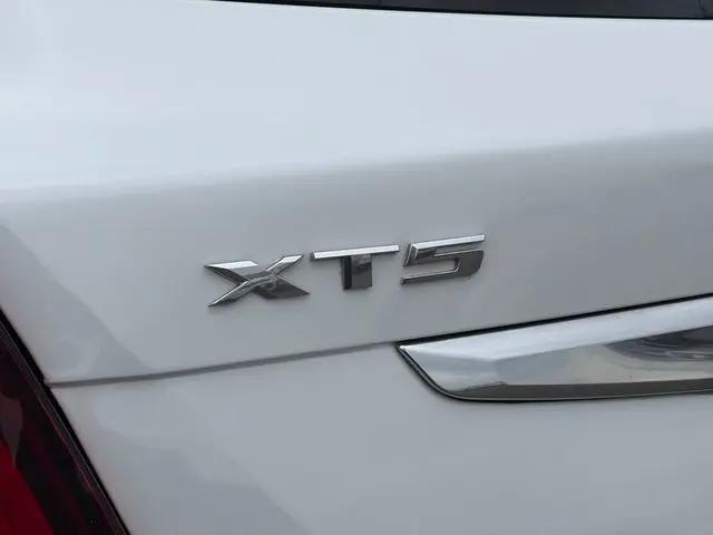 2023 Cadillac XT5 Premium Luxury