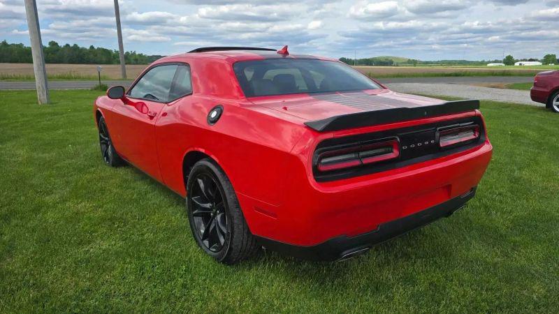 2017 Dodge Challenger SXT Plus