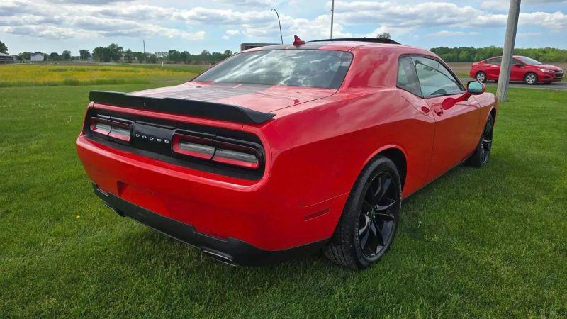 2017 Dodge Challenger SXT Plus
